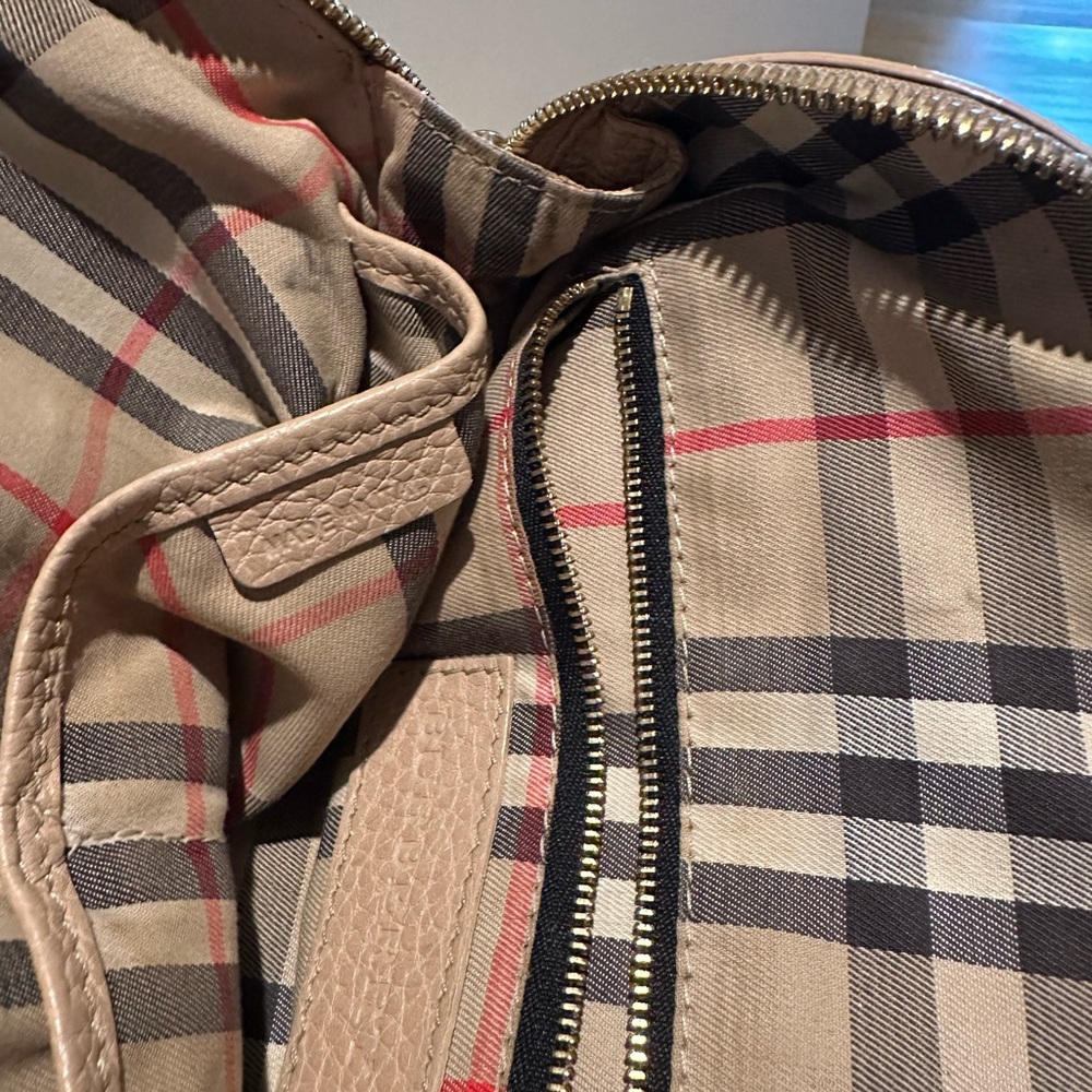 Burberry grain calf leather bowler bag in tan - Picture 4 of 7